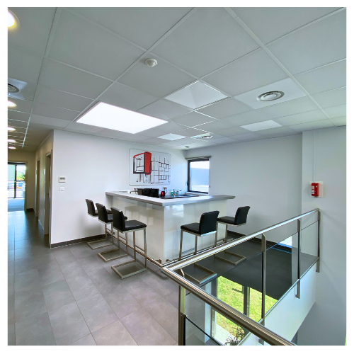 Unser Business Center 4 photo bar ipn 500px carre bordure