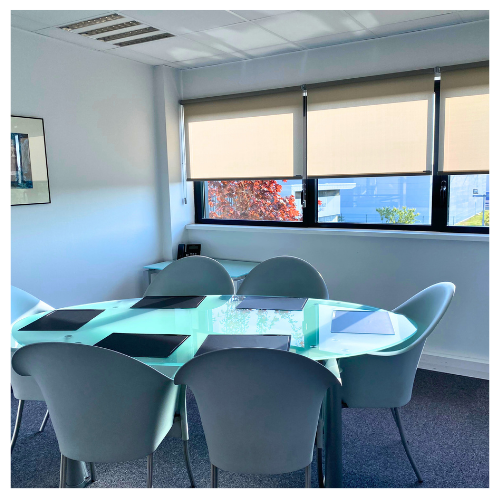 business center / räume / locations salle de réunion